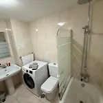 En Centro Junto Al Mercado Con Terraza By Turihome * Alicante
