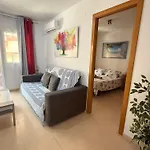 En Centro Junto Al Mercado Con Terraza By Turihome * Alicante