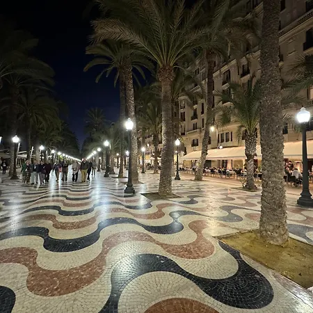 En Centro Junto Al Mercado Con Terraza By Turihome