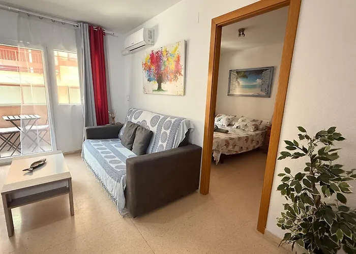 En Centro Junto Al Mercado Con Terraza By Turihome * Alicante